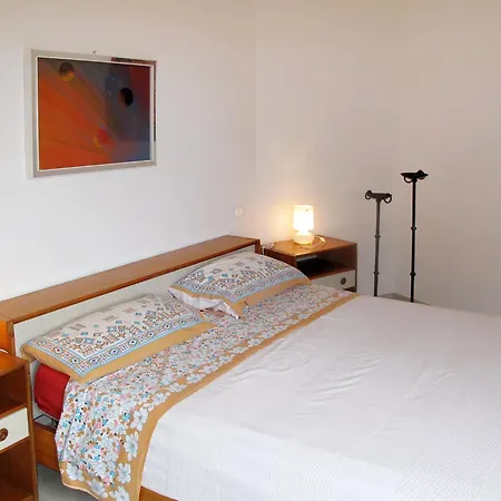 Appartamento Arancio Di Liguria - Pgi211 By Interhome